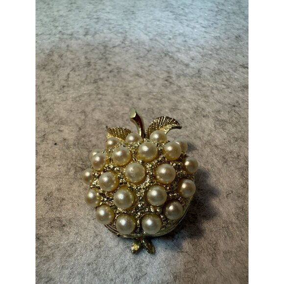 Vintage Gold Tone Brooch With Faux Pearl Apple Design teacher gift - Picture 6 of 8